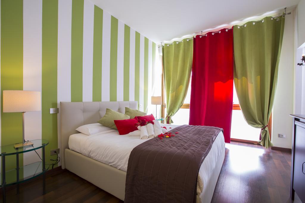 Apartment The Square Como