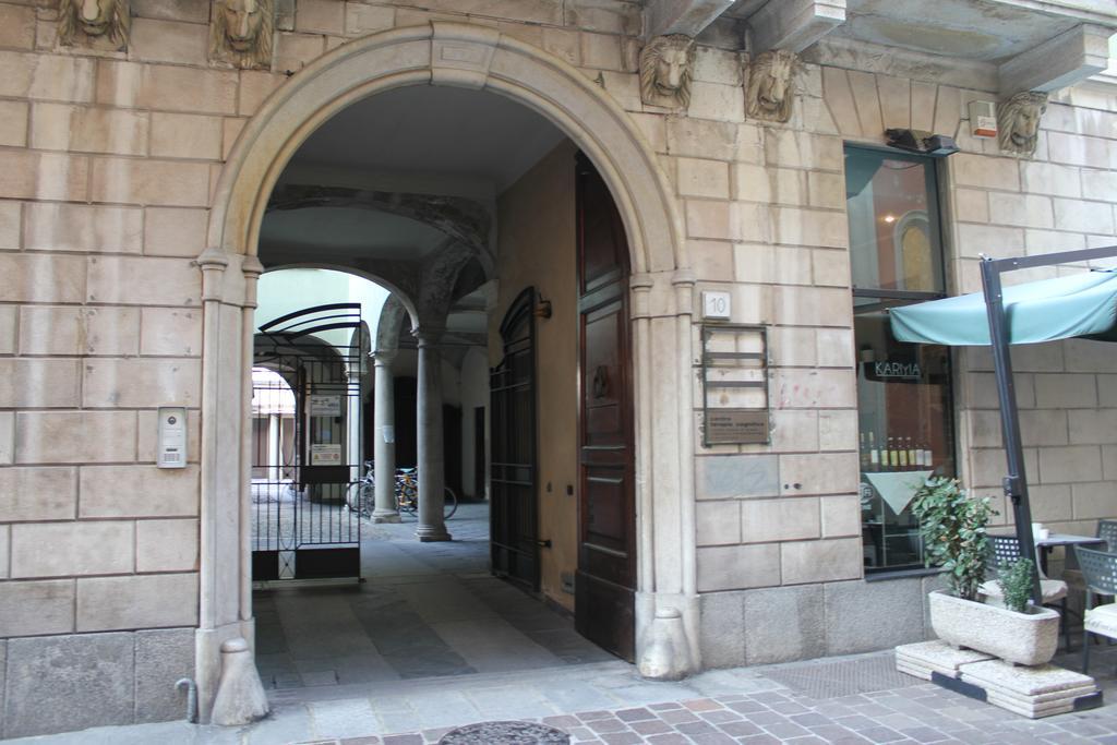 Via Rusconi 10 - Bymyhomeincomo * Como