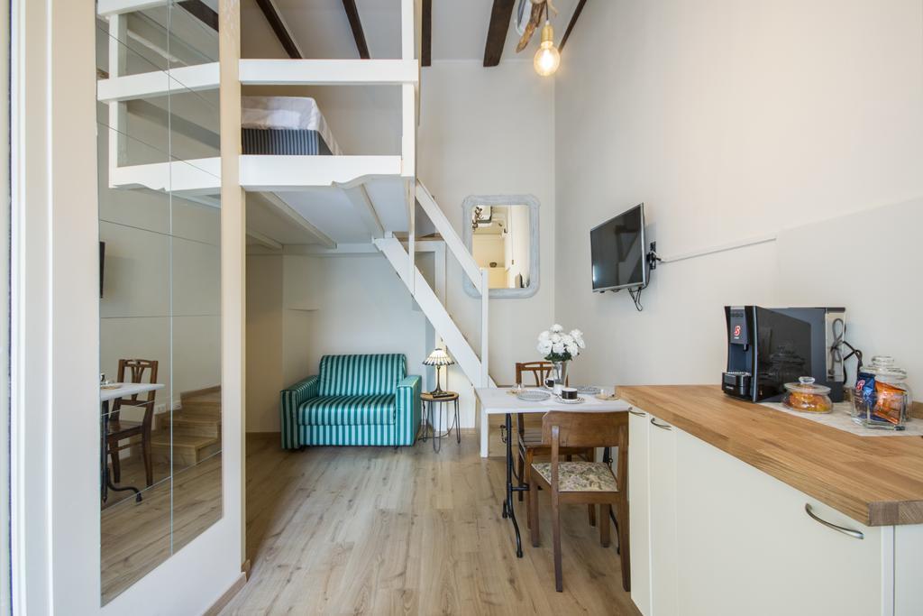 33 By Solutions Como