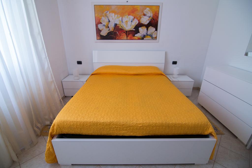 Silky House With Private Parking Apartment Como