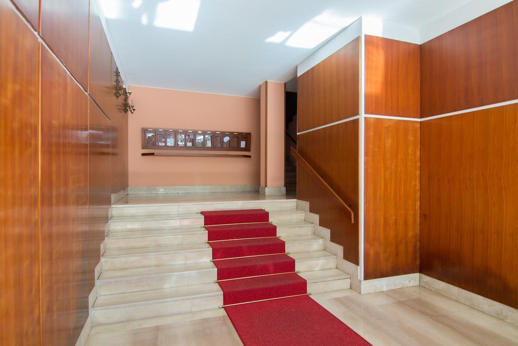 Silky House With Private Parking Apartment