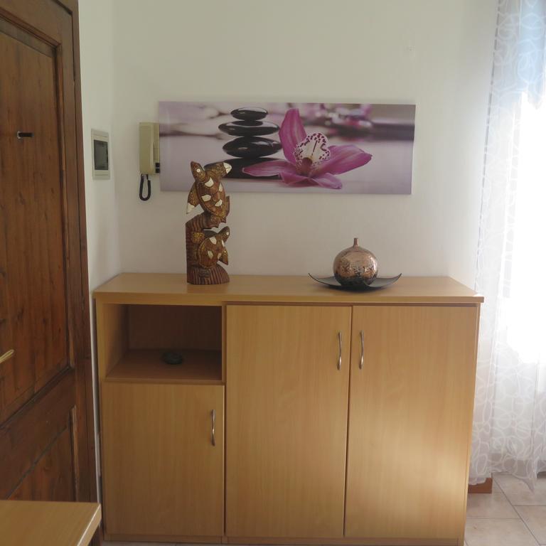 Apartment Art In Flower