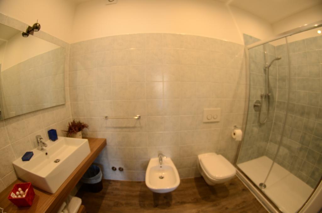 National Hotel 2*