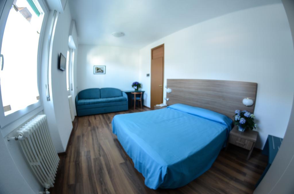 National Hotel 2*
