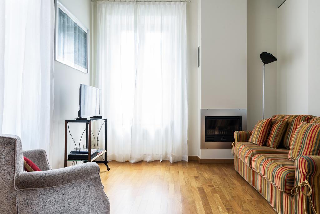 Via Rusconi 10 - Bymyhomeincomo Apartment