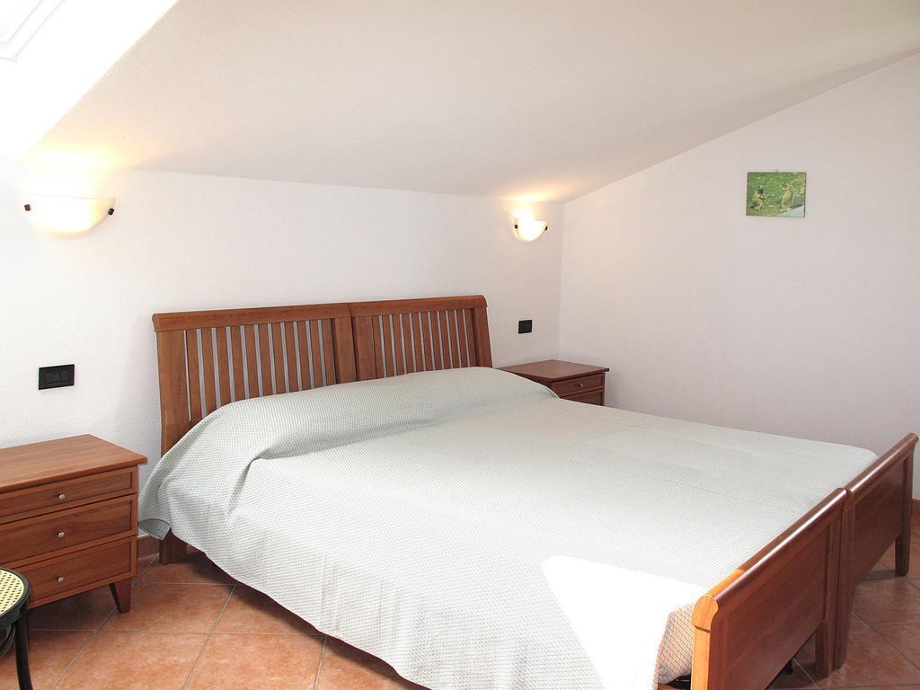 Res. Vigna Del Lago 121S Apartment *