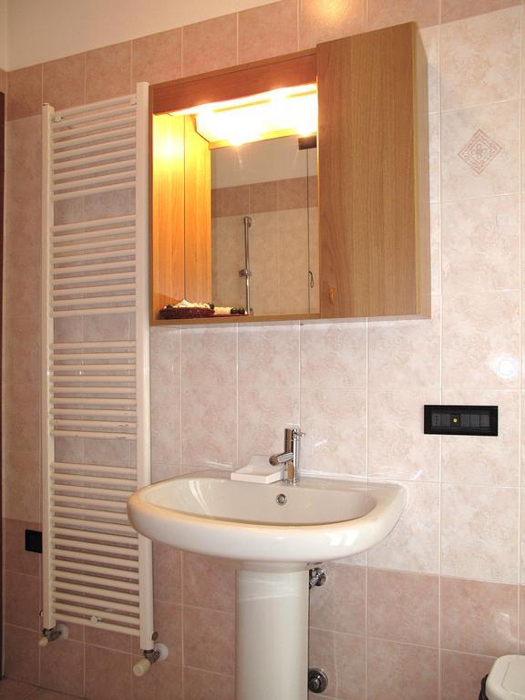Res. Vigna Del Lago 121S Apartment