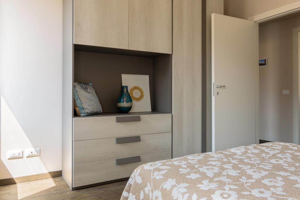 Apartment Numero Due Piazza Mazzini - Bymyhomeincomo *