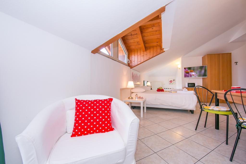 Riva Del Lario Apartment Gravedona