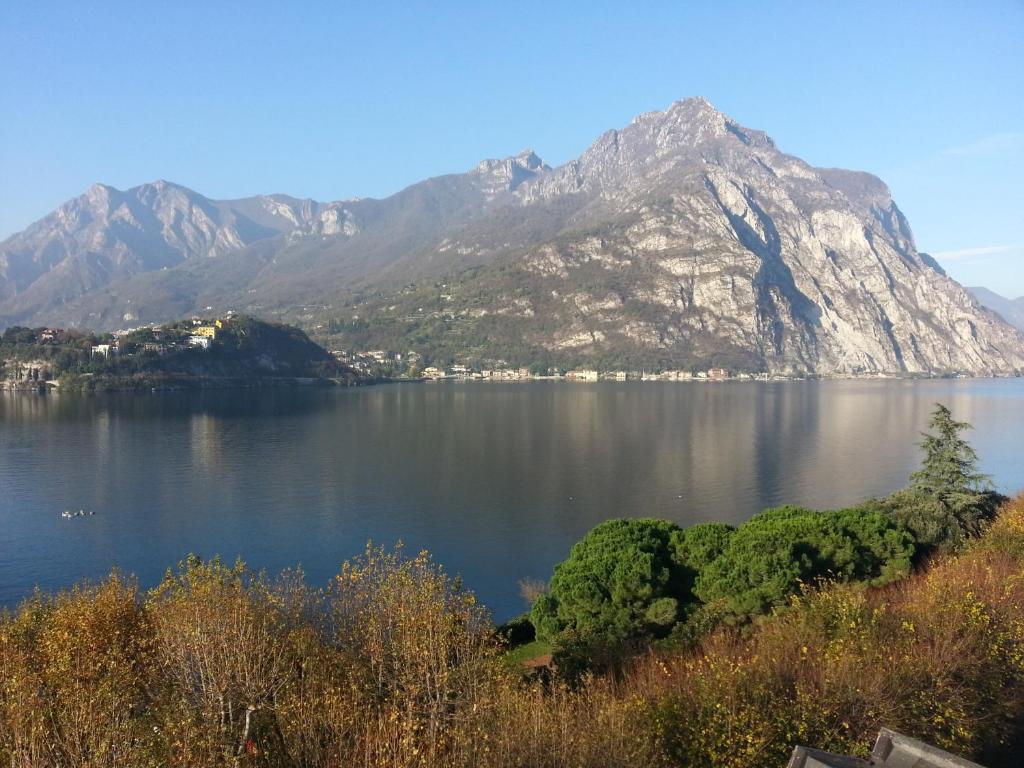 Hll Lungolago Lecco-como