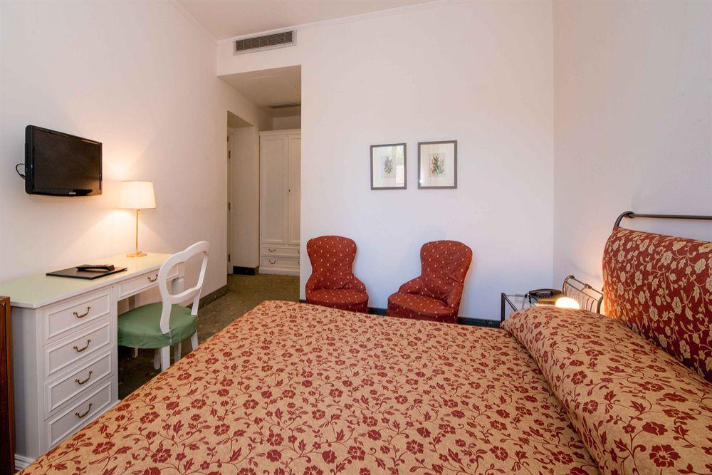 Hotel Du &