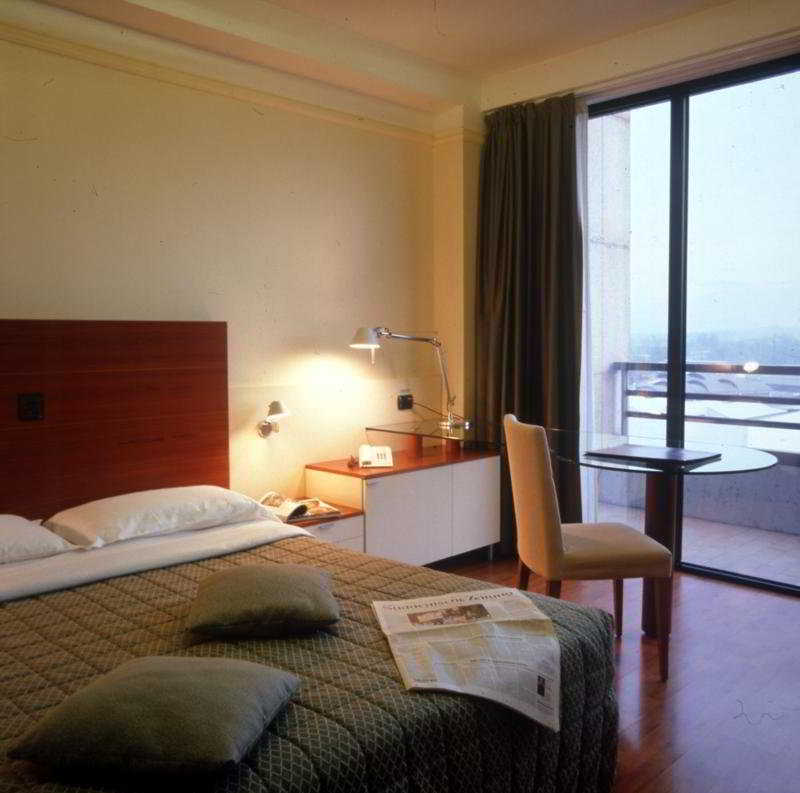 Western Leonardo Da Vinci 4*