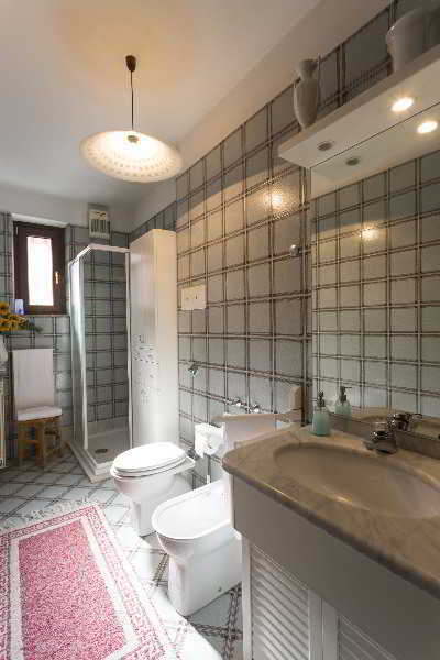 - Foresteria - Frontelago Bed & Breakfast 2*