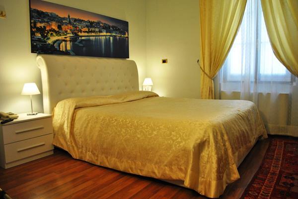 Hotel Il Loggiato Dei Serviti 3*