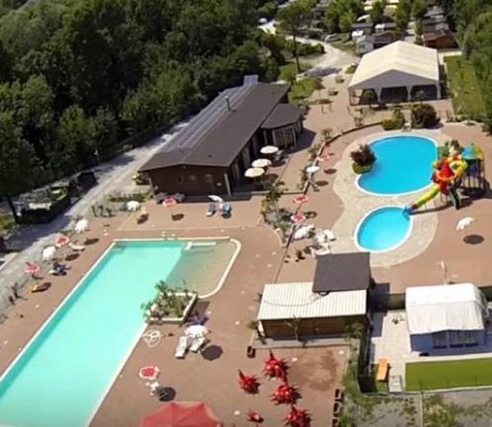 Holiday Chalets Camping Class Hotel 3*