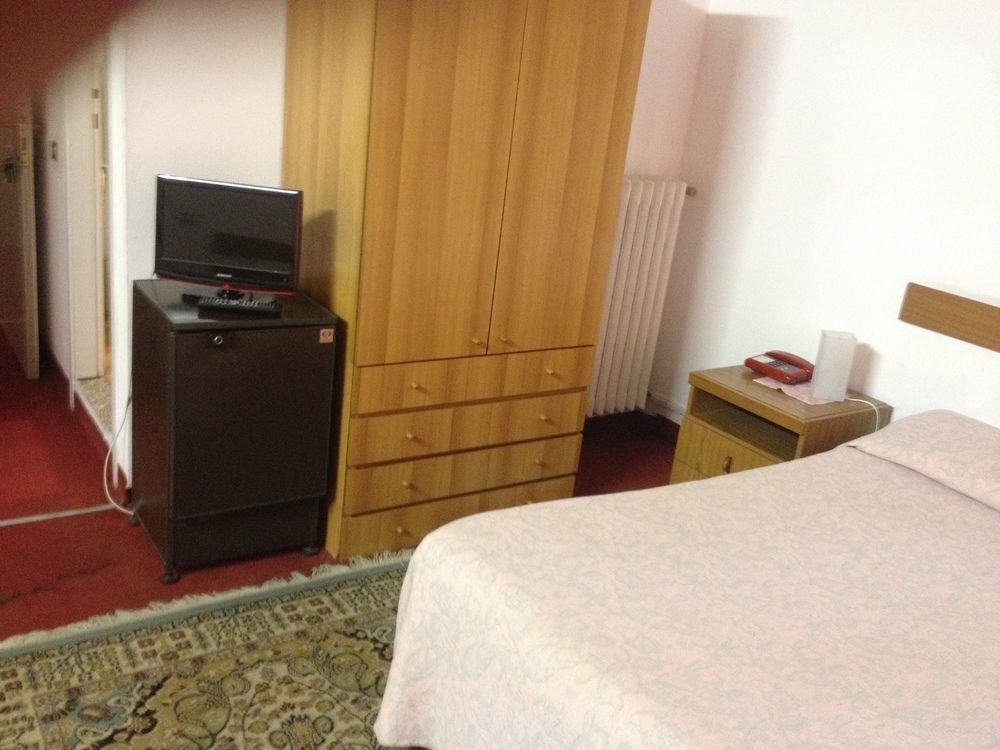 Moderno 3*