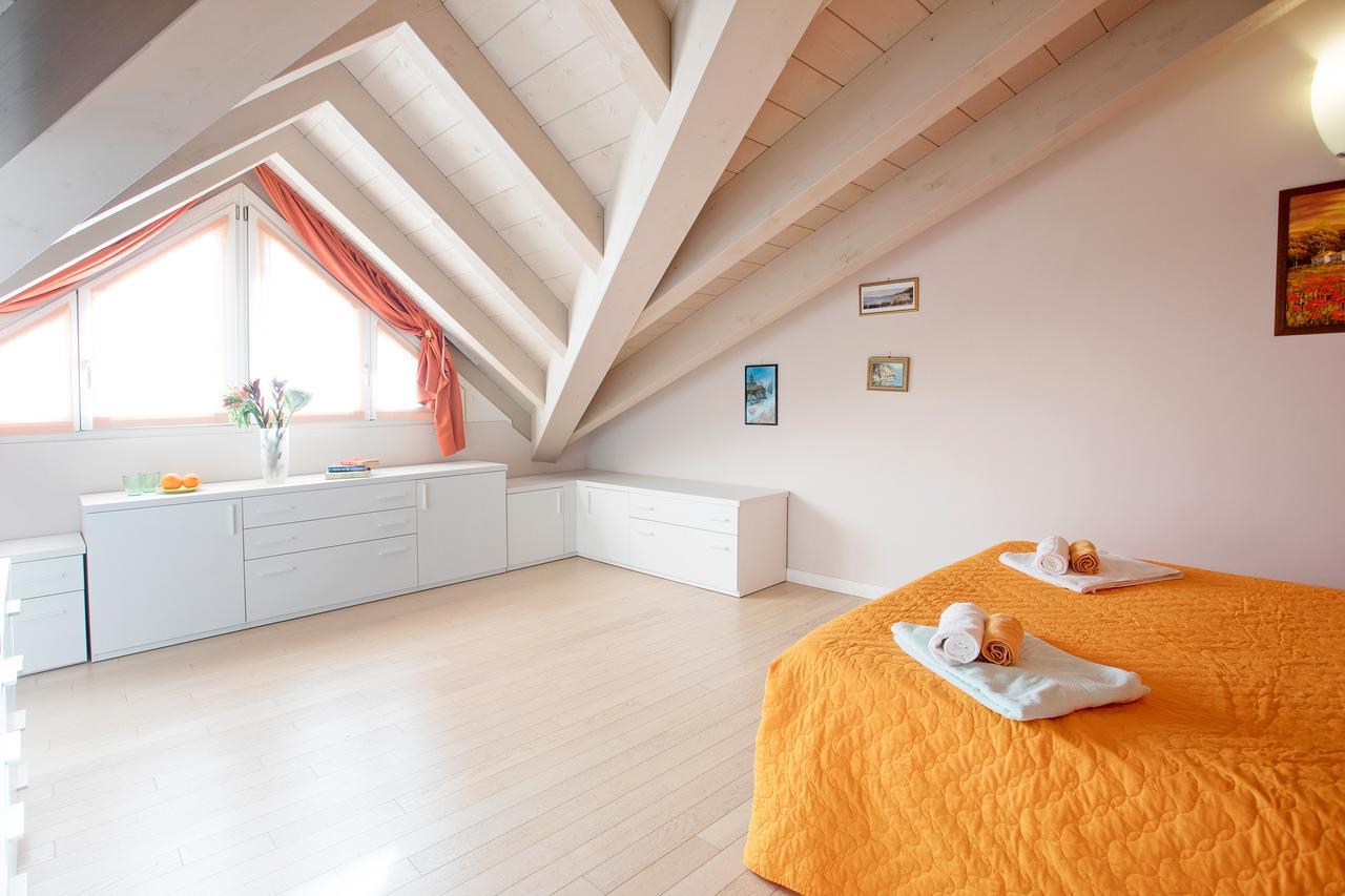 4 Village Centre Homes With Pool-by Italian Apartment *