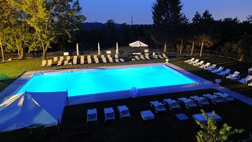 Relais & Castello Di Casiglio Hotel