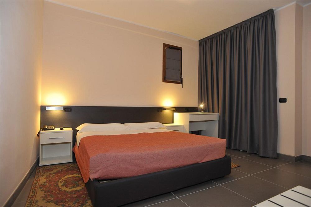 Parini Hotel Hotel