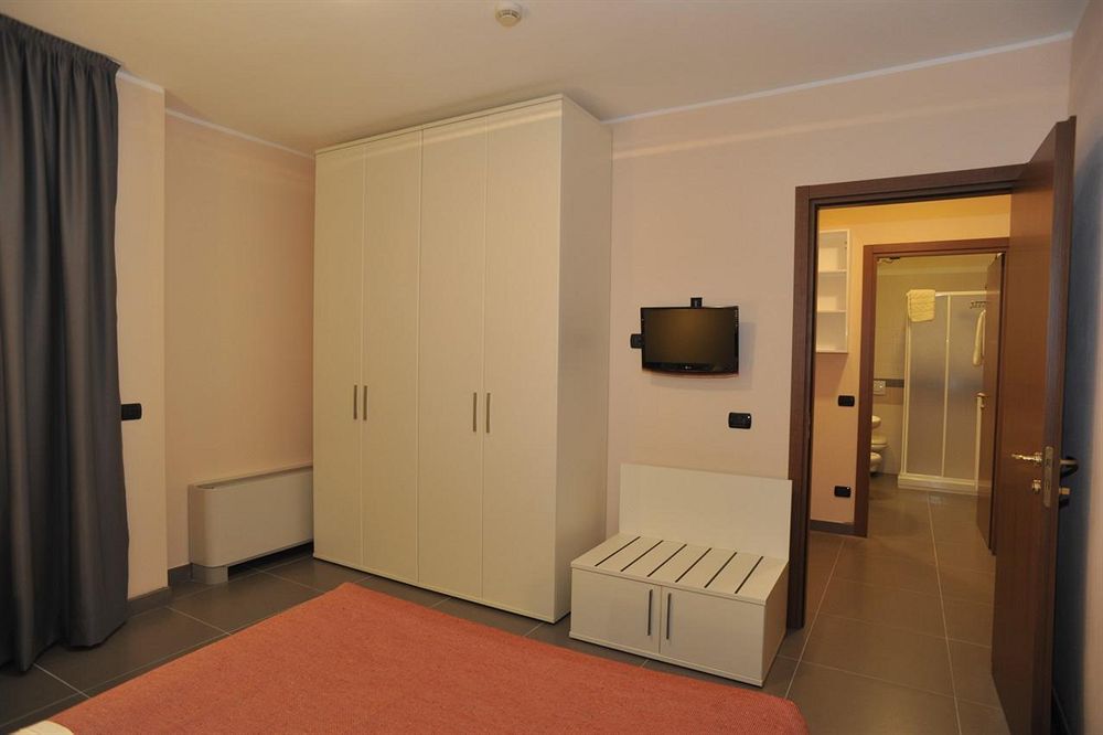 Parini Hotel 3*