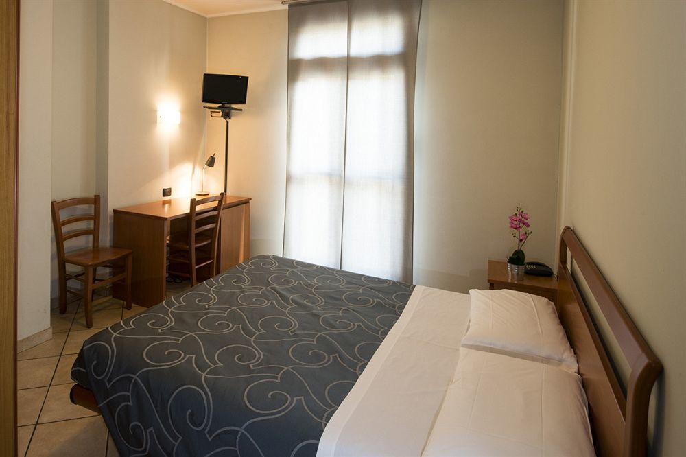 Parini Hotel 3*