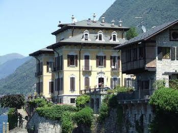 Victoria Hotel *