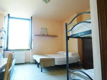 Hotel Victoria *