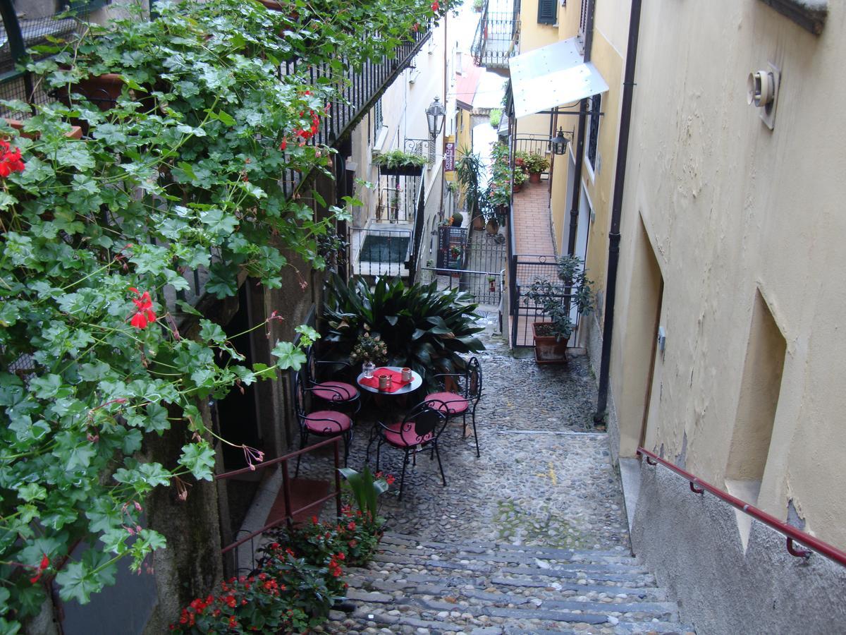 Anna & Caterina House