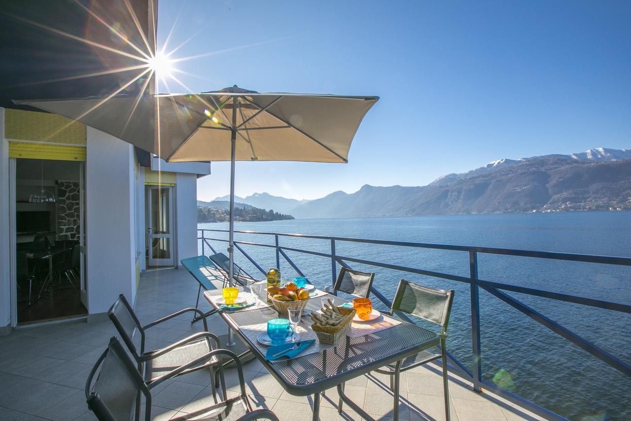 Fronte Lago Villa