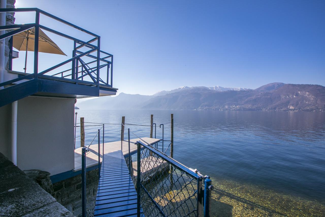 Fronte Lago Villa *