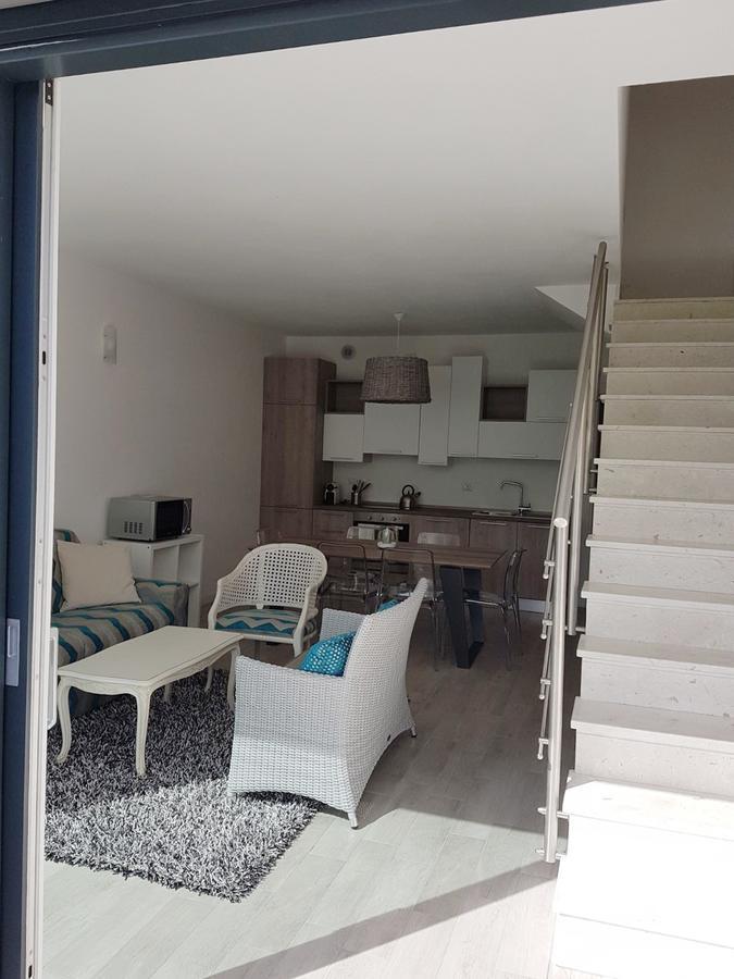 Baia Blu - Luxury With Pool Apartment Cremia