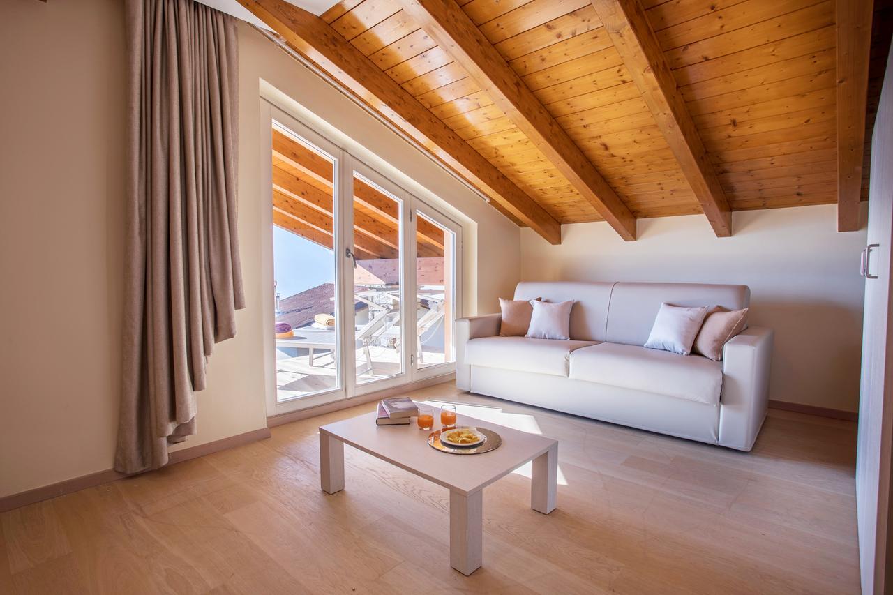 Ossuccio Grande C With Pool Sleeps 12 By Italian Holiday home Como
