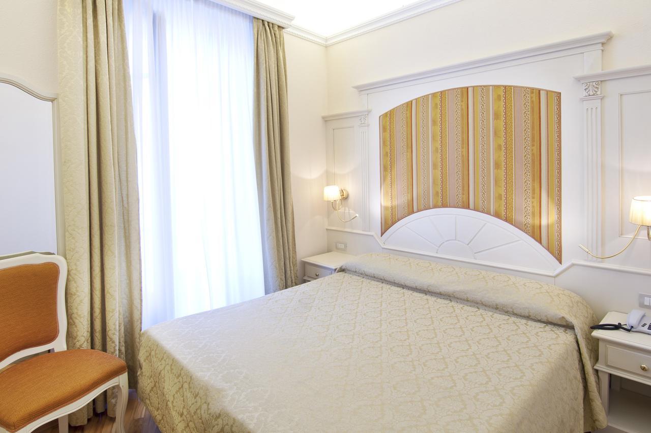 Metropole Hotel 3*