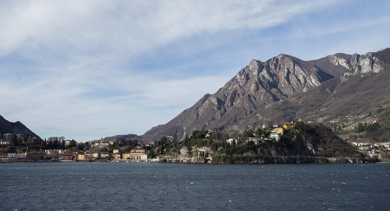 Hll Lungolago Lecco-como Lecco