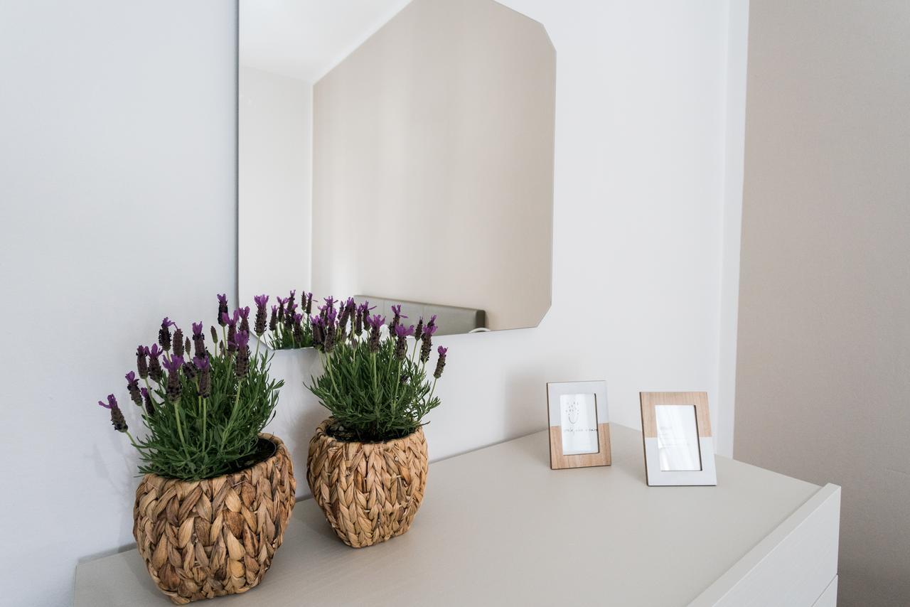 & Modern By Rent * Como