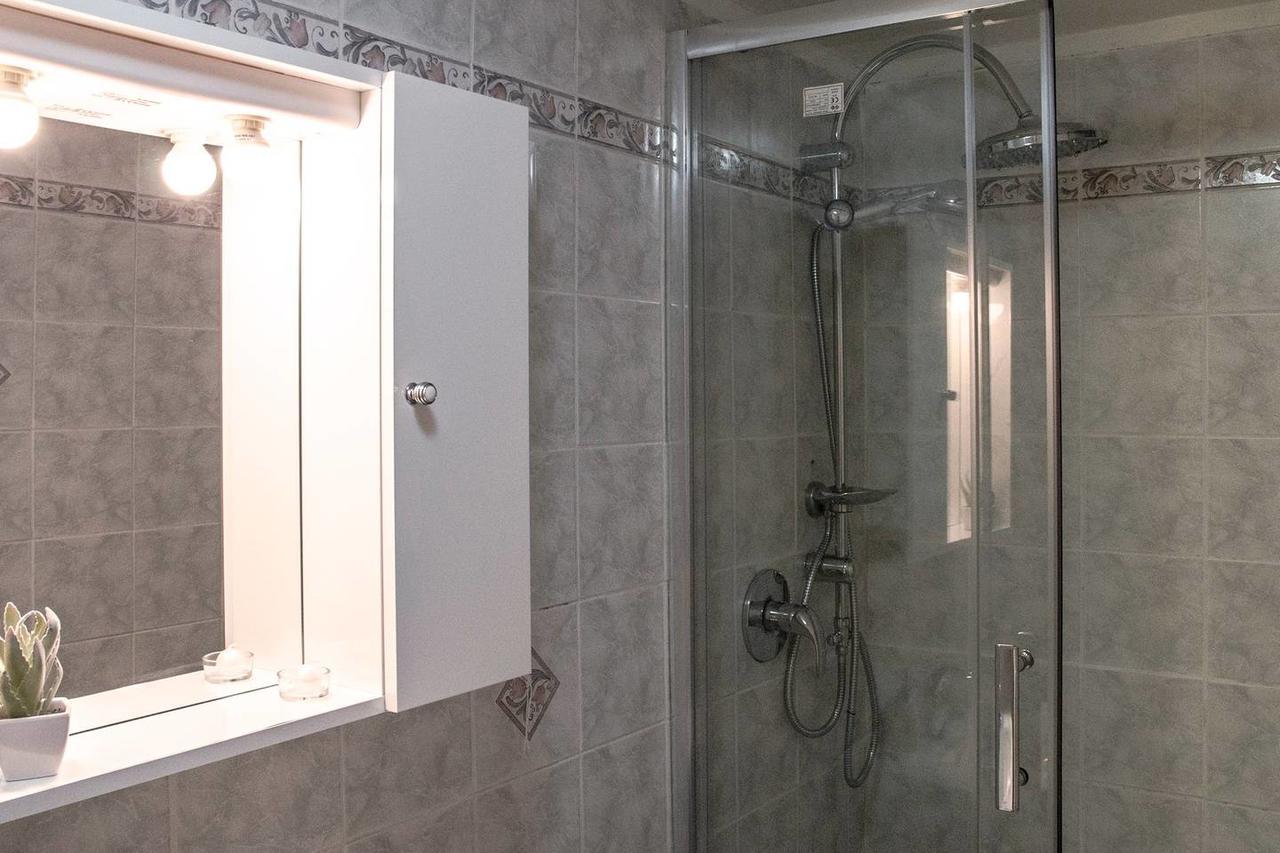 Altido Stunning 2-br Flat With Balcony Apartment