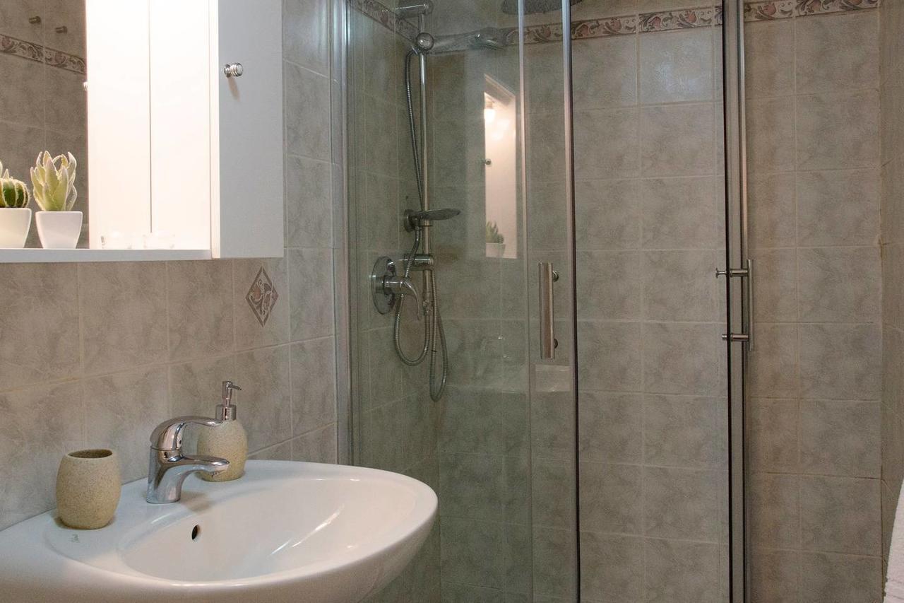Apartment Altido Stunning 2-br Flat With Balcony Blevio