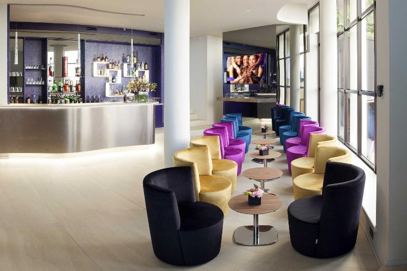& Co Hotel
