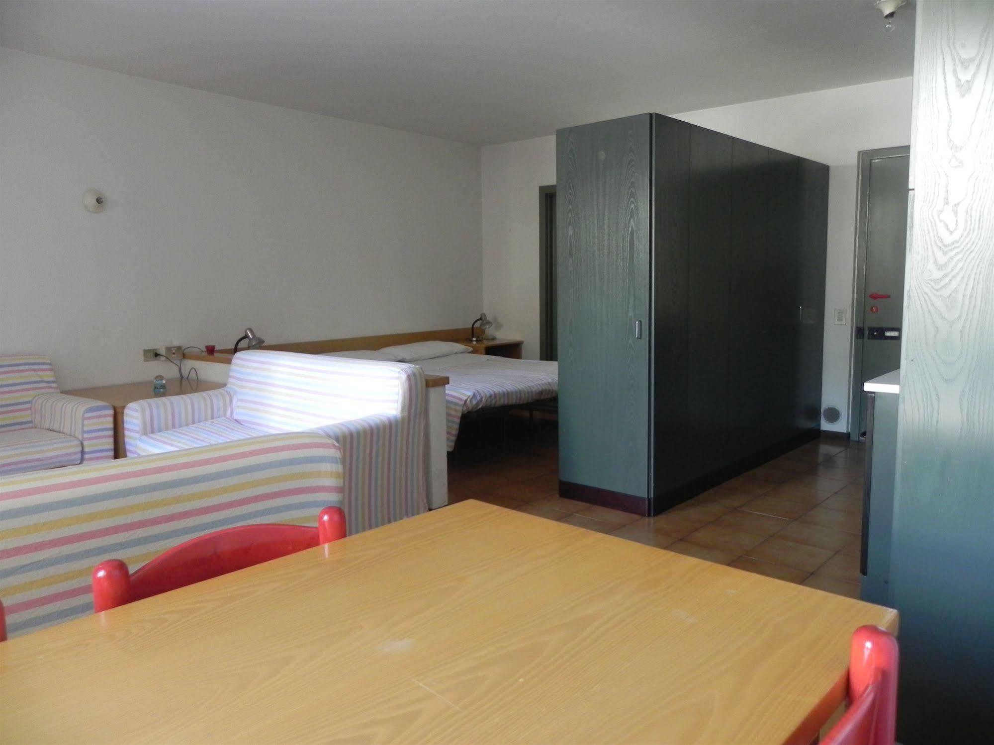 Pila Aparthotel Côme