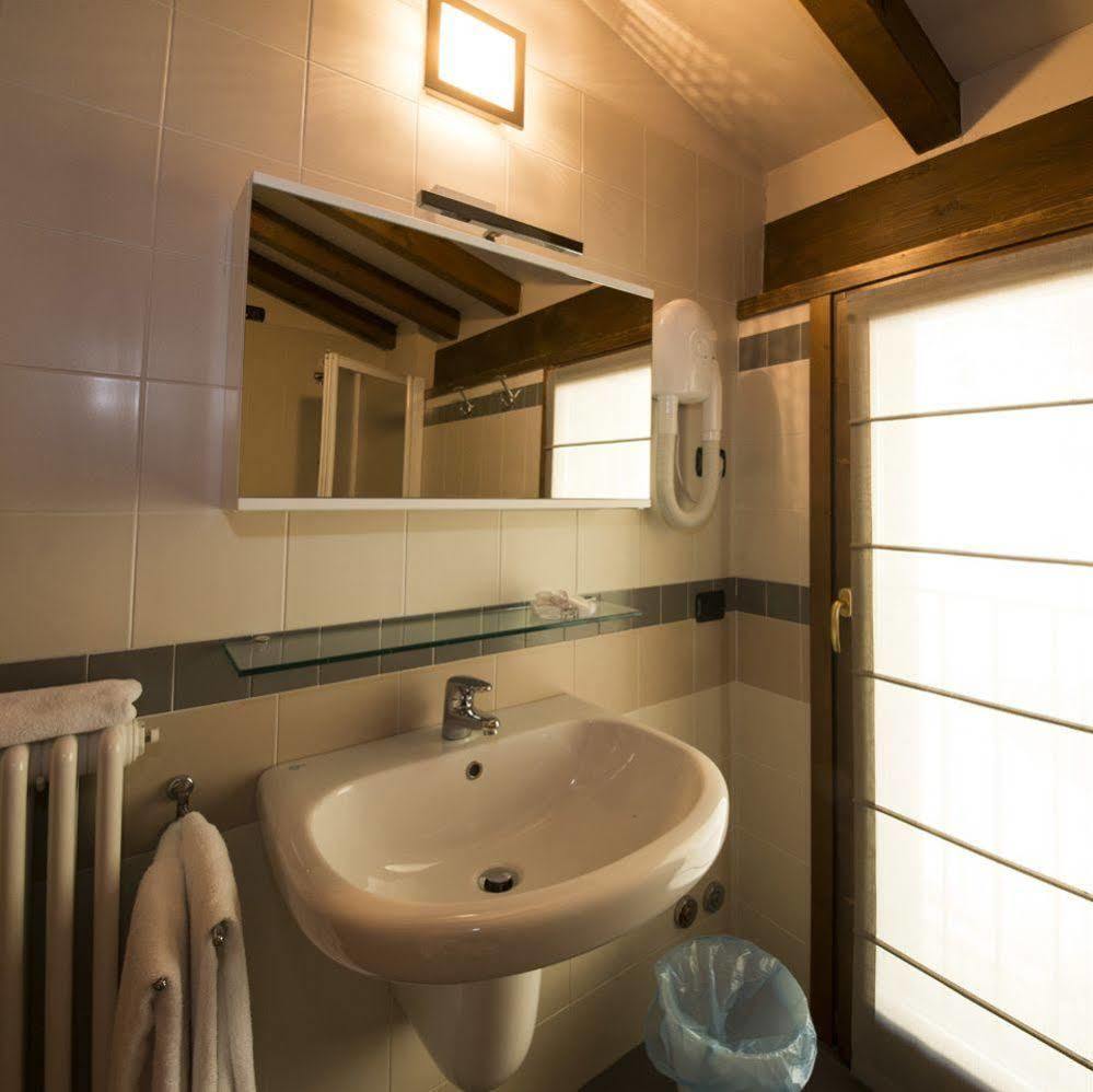 Parini Hotel 3*