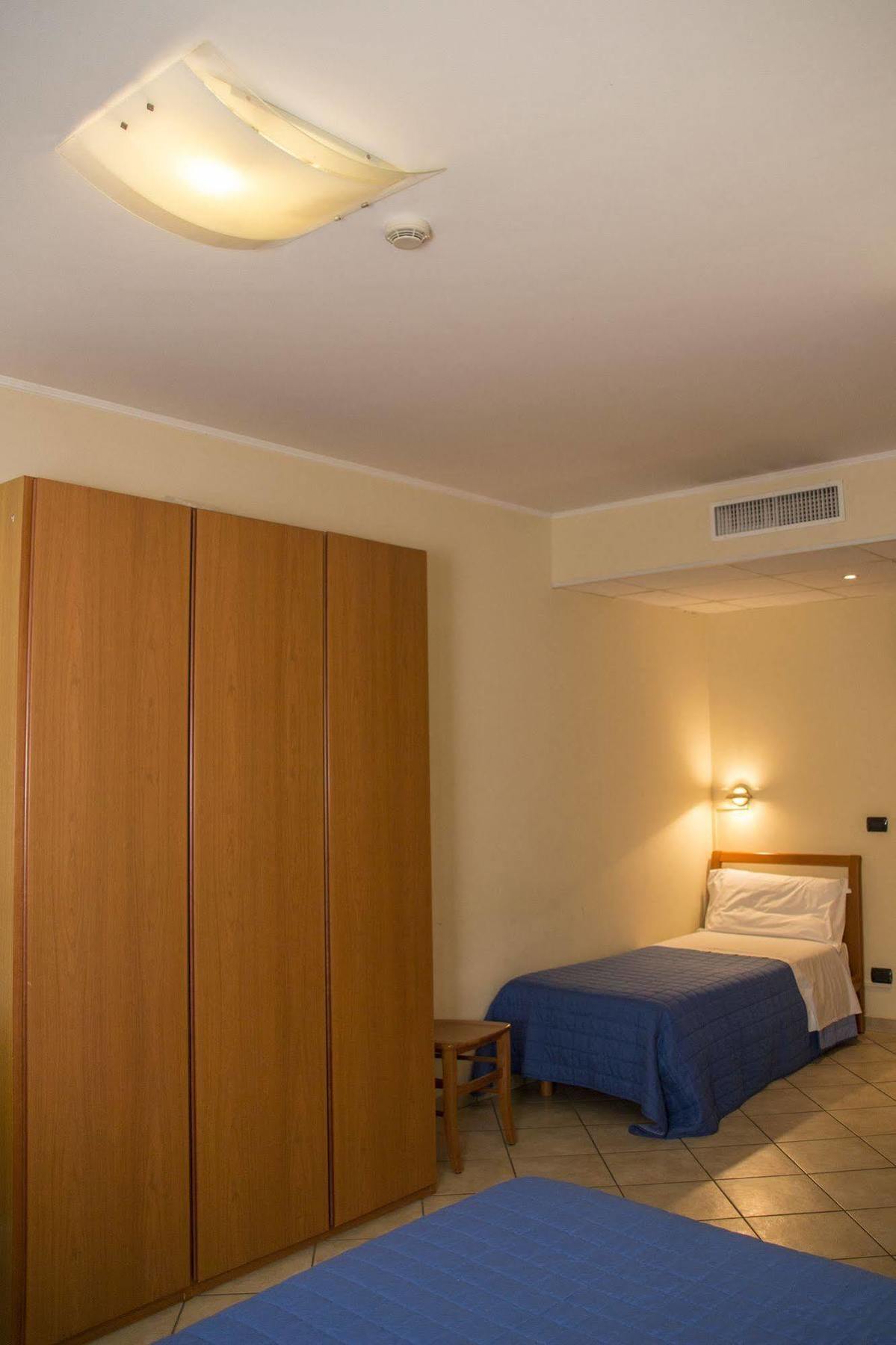 Parini Hotel Hotel 3*