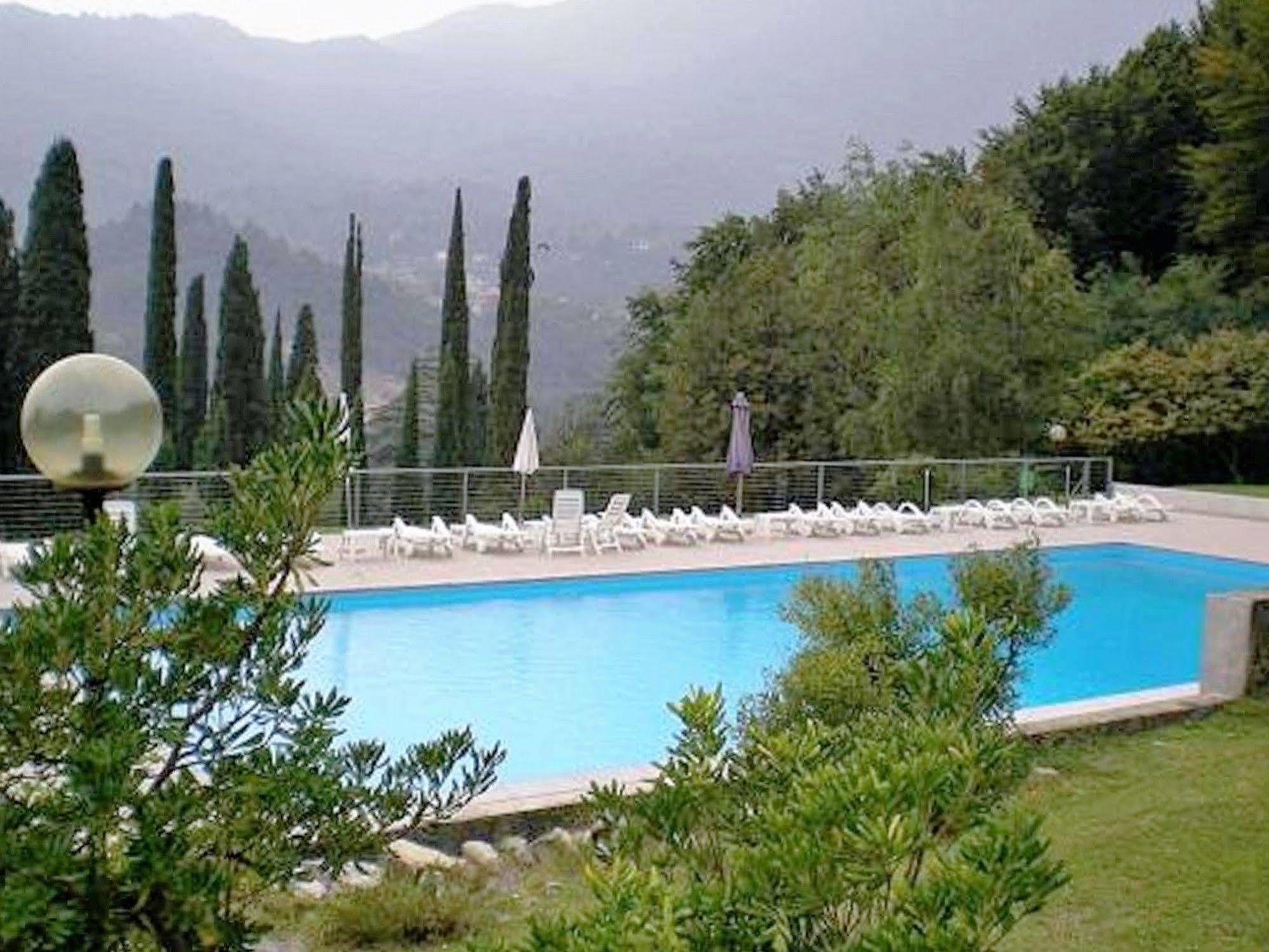 Le Terrazze Vista Lago Piscina Tennis Parking Wi-Fi Aparthotel 3*