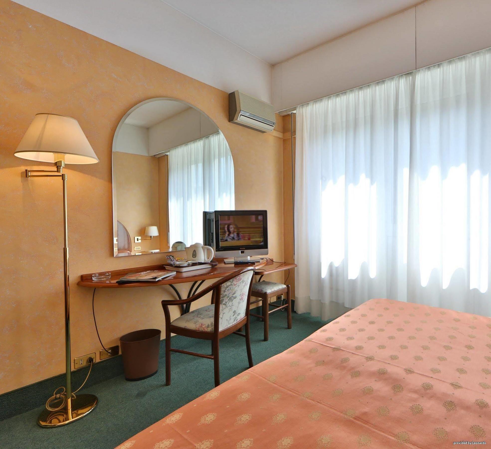 Center Hotel 3*