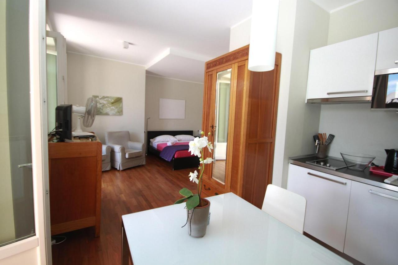 Rodrigo Lake Side Suite Apartment