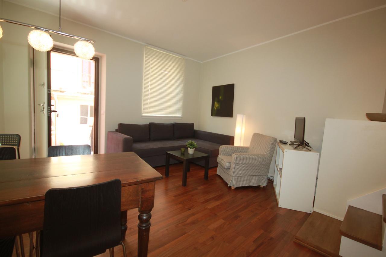 Rodrigo Lake Side Suite Apartment
