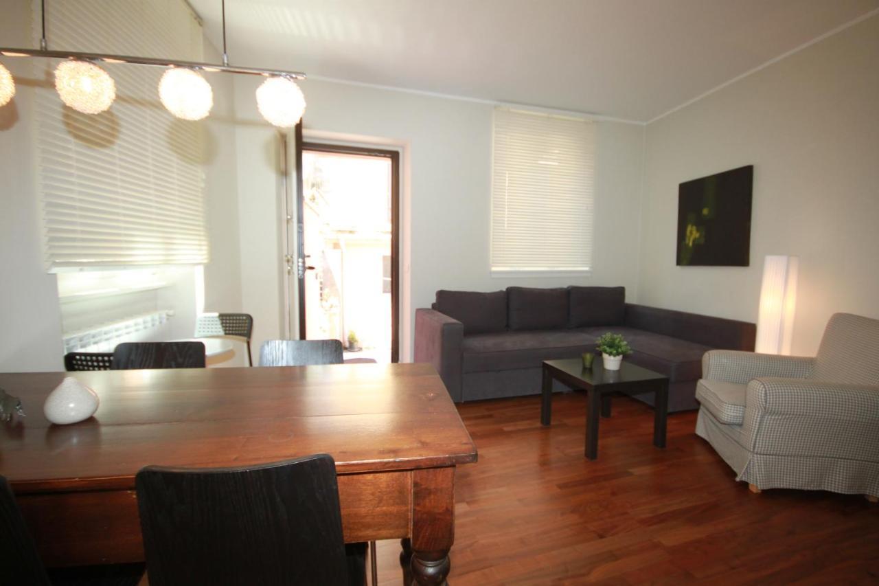Rodrigo Lake Side Suite *