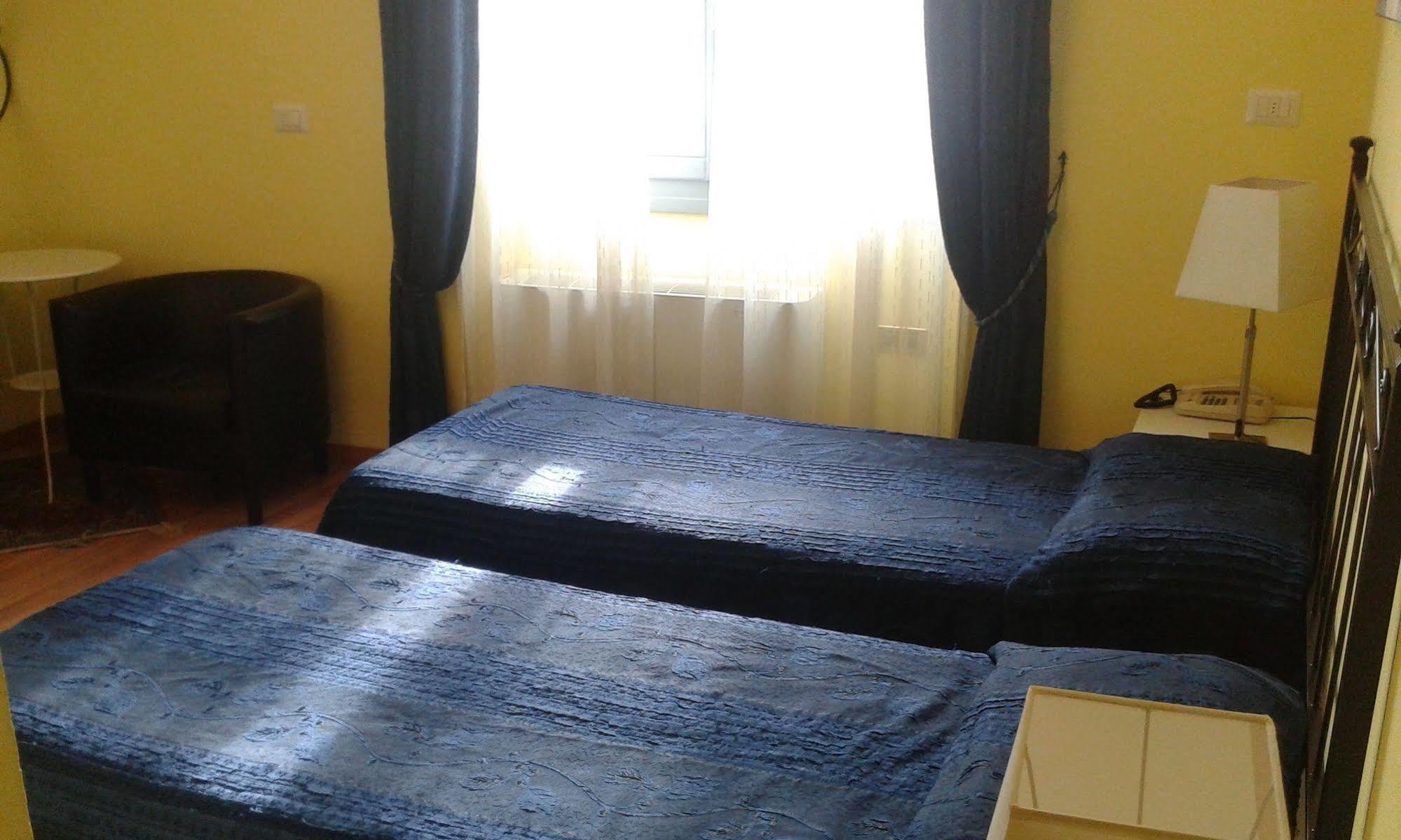 Il Loggiato Dei Serviti