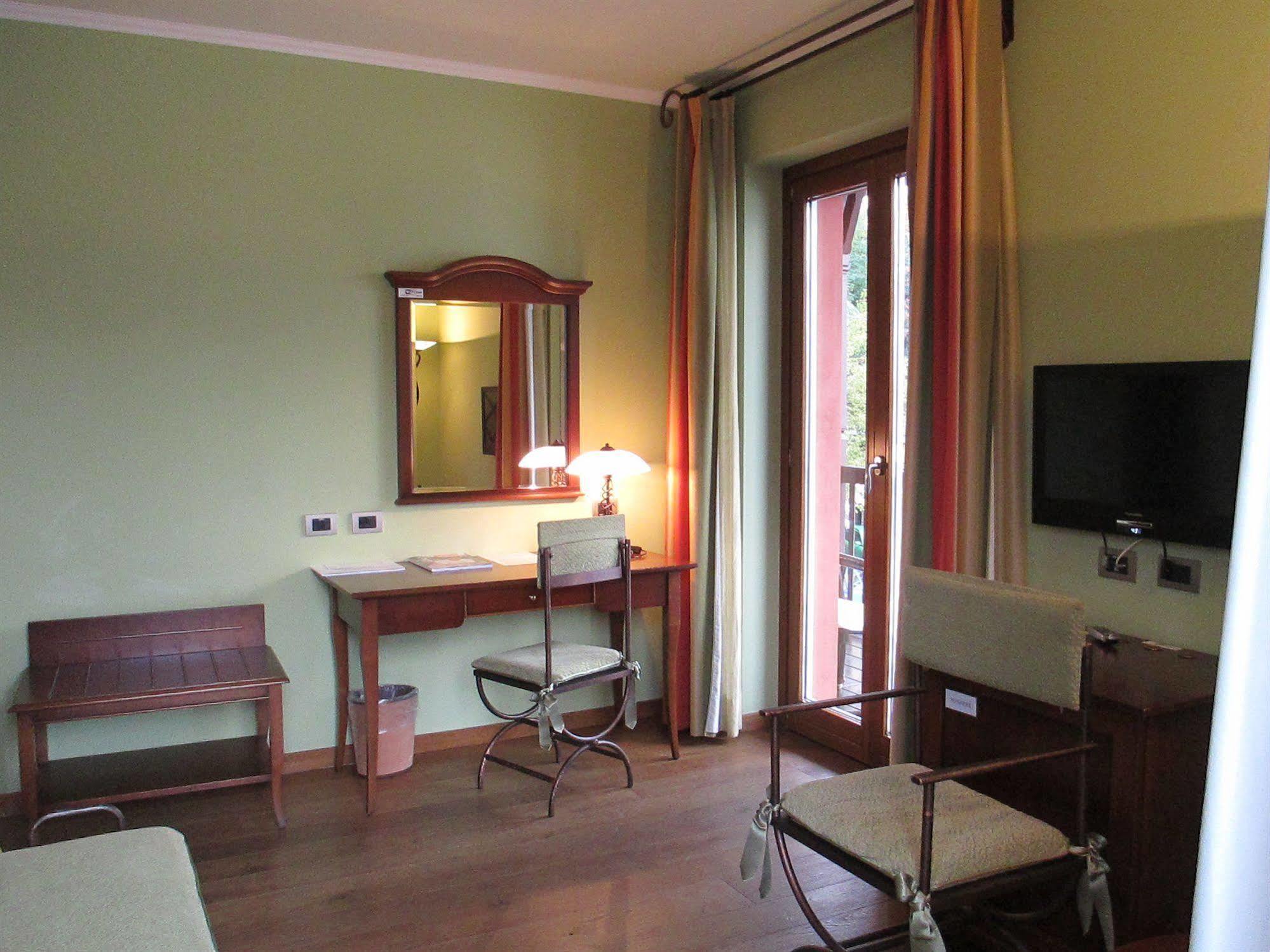 La Darsena Boutique & Restaurant Hotel