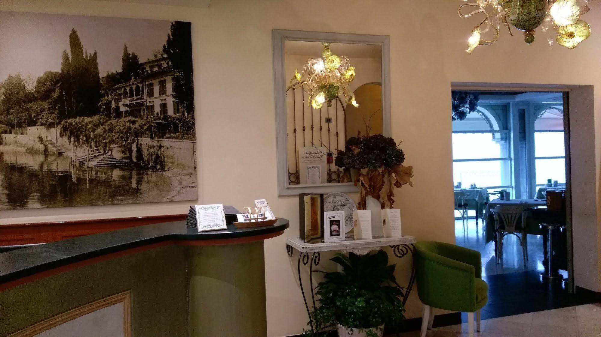 La Darsena Boutique & Restaurant Tremezzo