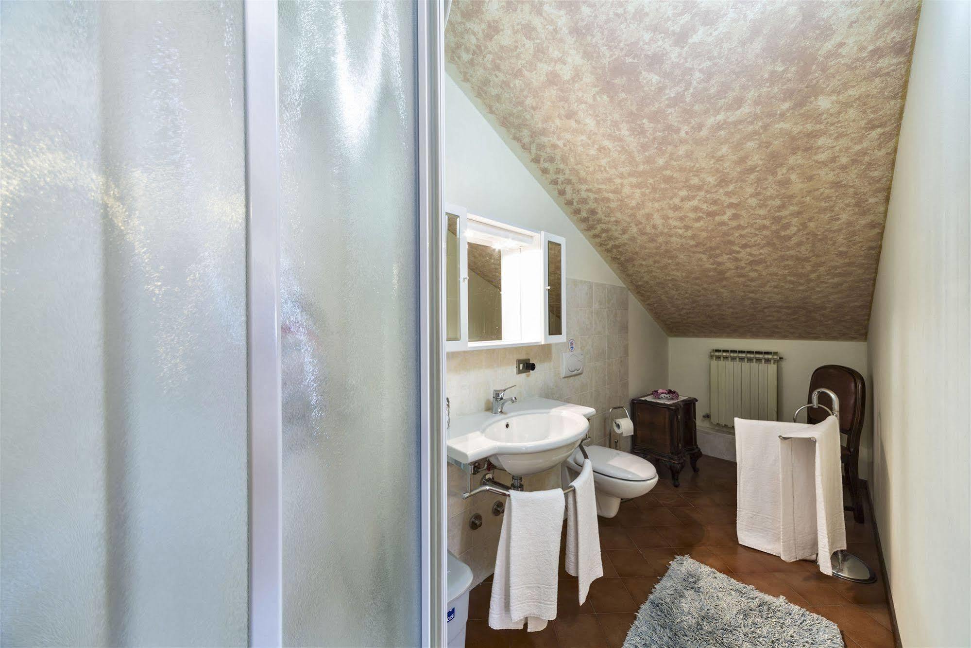 - Foresteria - Frontelago Bed & Breakfast 2*